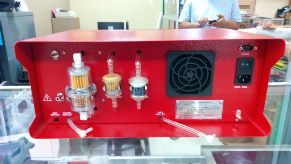 Máy đo khí xả động cơ xăng Qrotech QRO-402 Máy đo khí xả động cơ xăng Qrotech QRO-402