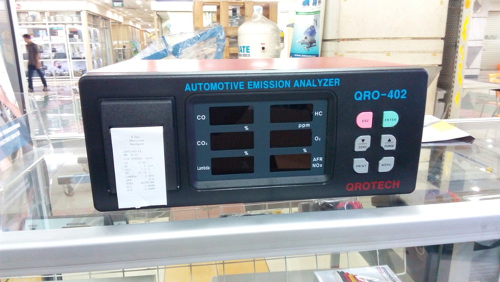 Máy đo khí xả động cơ xăng Qrotech QRO-402 Máy đo khí xả động cơ xăng Qrotech QRO-402