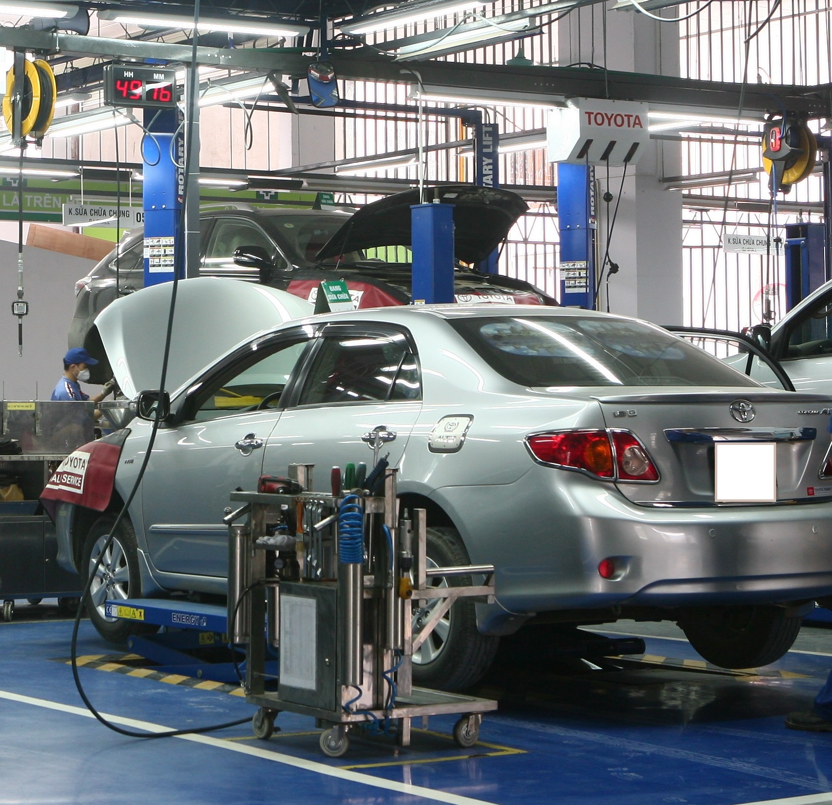 toyota-em-working-stand